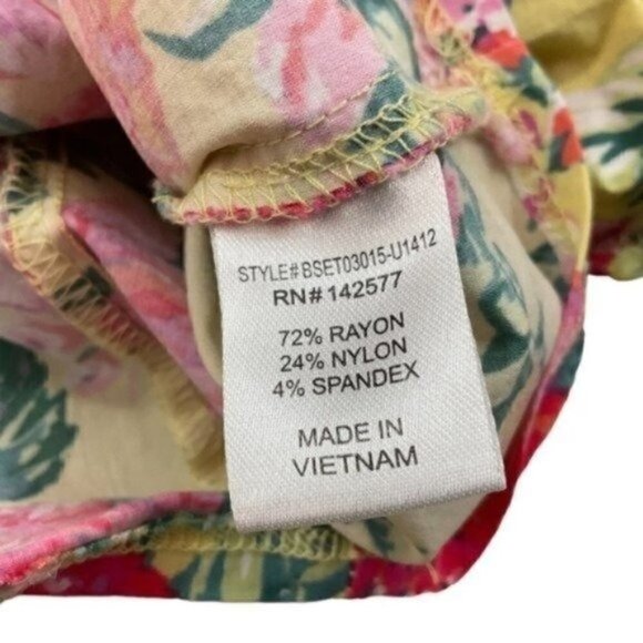 BLASHE Vibrant Floral Crop Top Rayon Spandex Blend Size Large - Picture 9 of 9